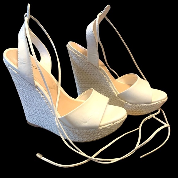 Aldo Wedges Size 6 Cream Color - Picture 3 of 6